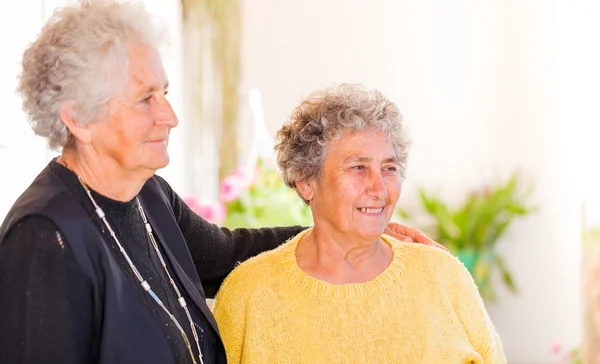 Ältere Frauen — Stockfoto