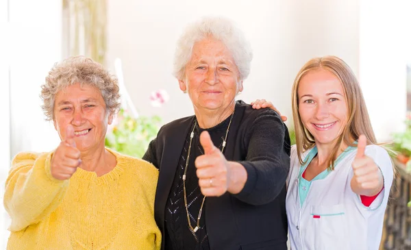 Soins à domicile aux personnes âgées — Photo