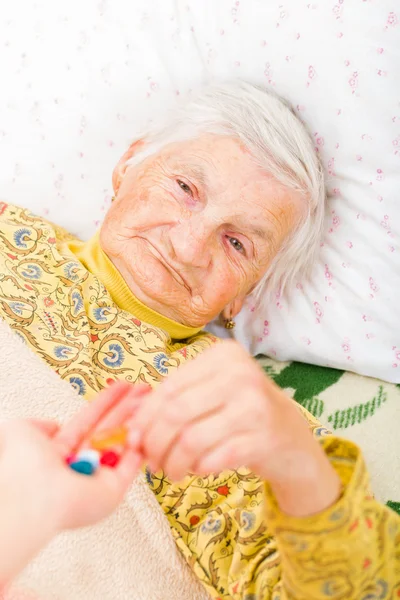 Cuidado de ancianos en el hogar — Foto de Stock