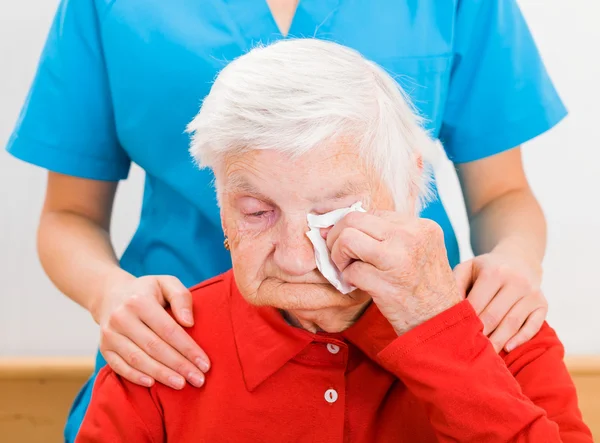 Cuidados de personas mayores — Foto de Stock