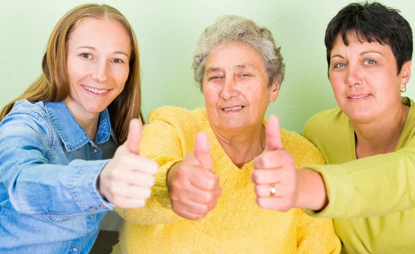 Cuidado de ancianos en el hogar — Foto de Stock