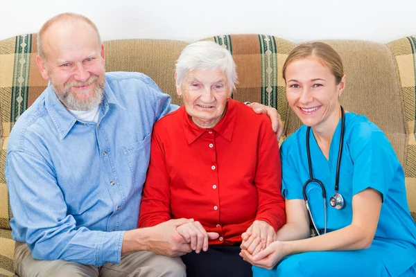 Cuidados de personas mayores — Foto de Stock