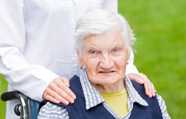 Yaşlı Bakımı