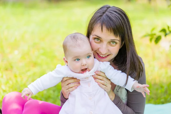 Entzückendes Baby — Stockfoto