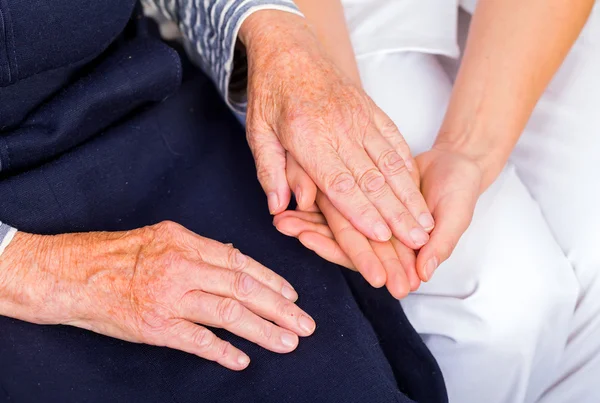 Helfende Hände — Stockfoto