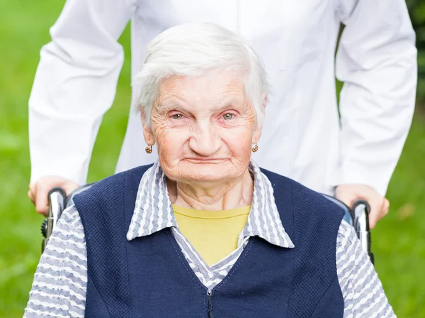 Cuidados de personas mayores Imagen De Stock