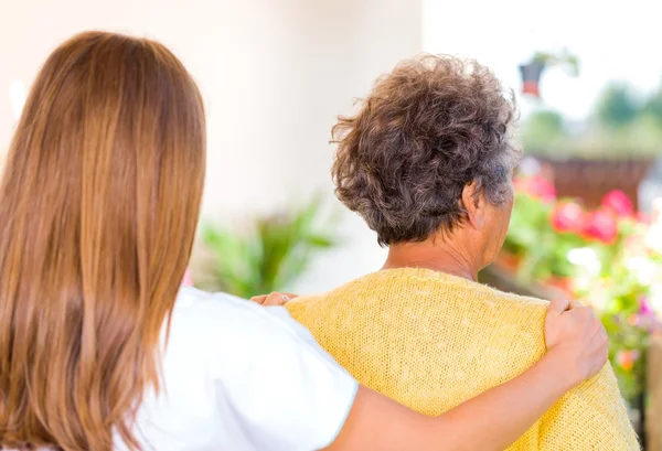 Assistenza domiciliare agli anziani — Foto Stock