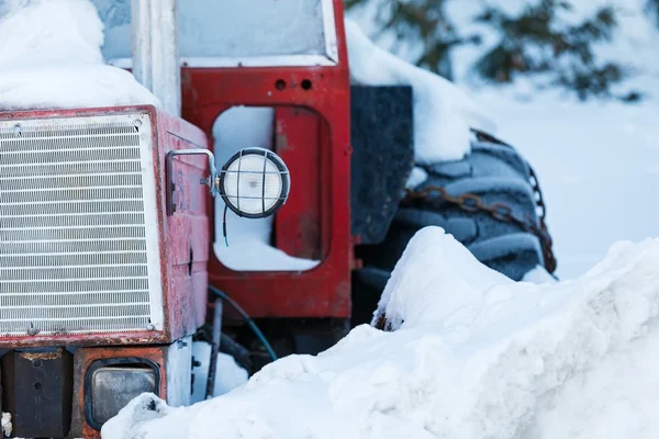 Tracteur dans la neige — Photo