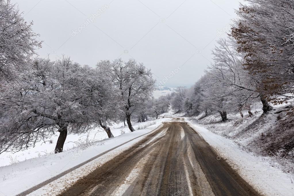 RÃ©sultat de recherche d'images pour "routes enneigÃ©es"