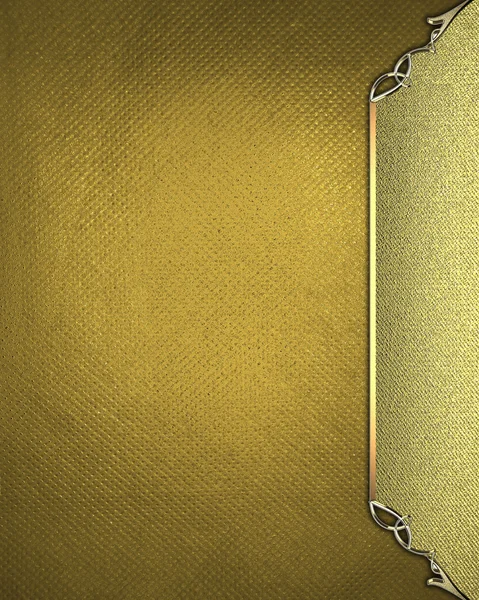 Fundo amarelo com placa dourada. Modelo para design. espaço de cópia para anúncio brochura ou anúncio convite, fundo abstrato . — Fotografia de Stock