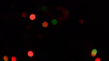 Parlak kırmızı ışık Noel dekoratif nokta. Kırmızı parlak ışıklar defocused