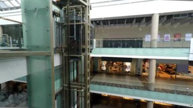 Alışveriş Merkezi zaman atlamalı