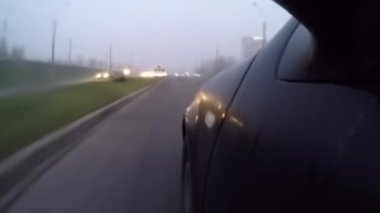 Çok kötü görüş. Ağır Sis de yol araba gider