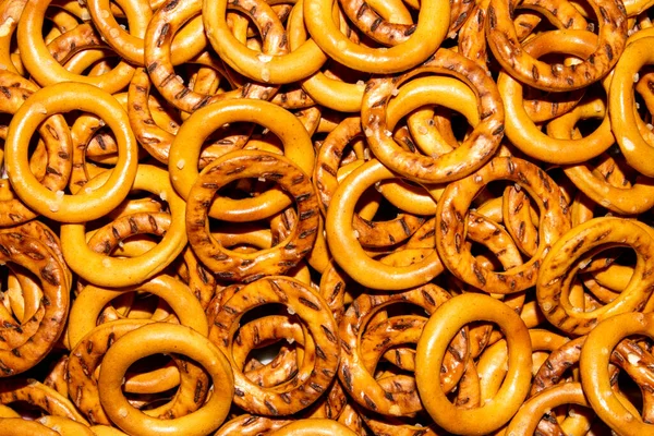 Gesalzene Cracker Ringen Bier Snack Cookies Salzigen Hintergrund — Stockfoto