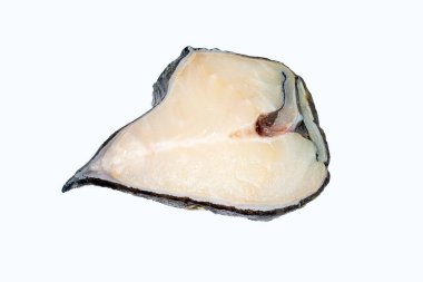 Kedi balığı. Beyaz bir arka planda taze yayın balığı. Yayınbalığı bifteği..