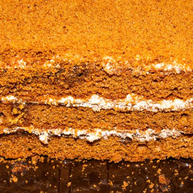 Katmanlı kek, kremalı bal pastası. Arka planda bal pastası. Ev yapımı tarifli klasik ballı kek..