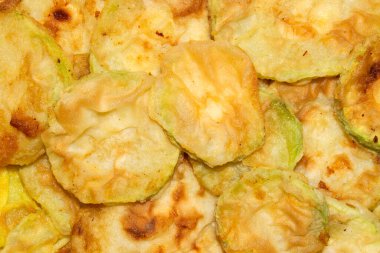 Ayçiçeği yağında kızartılmış kabak. Kızarmış kabak arkaplanı..