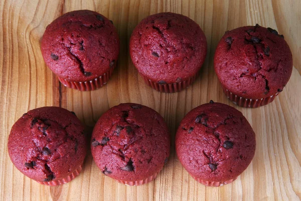 Muffins de veludo vermelho — Fotografia de Stock