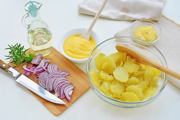 Matlagning potatissallad majonnäsdressing — Stockfoto