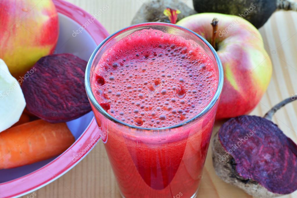 Сок свеклы и моркови. Свекла морковь мед гемоглобин. Гемоглобин во фруктах и ягодах. Сок поднимающий гемоглобин. Гранатовый сок для гемоглобина.