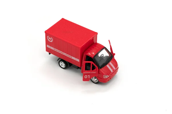 Brinquedo de caminhão de bombeiros para crianças isoladas no fundo branco. — Fotografia de Stock