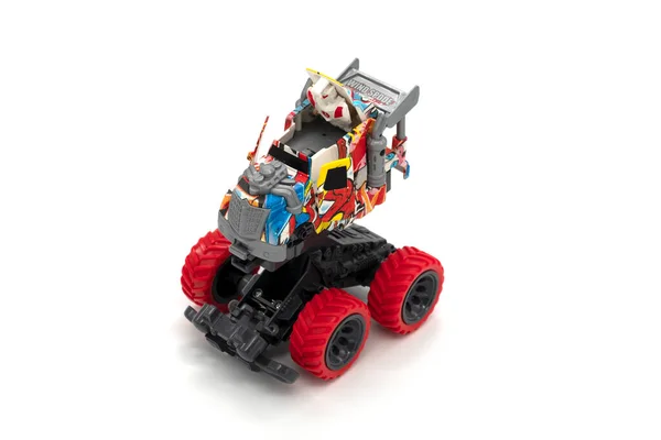 Big Truck Spielzeug mit großen Rädern, Bigfoot, Monster Truck isoliert. — Stockfoto