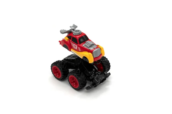 Big Truck Spielzeug mit großen Rädern, Bigfoot, Monster Truck isoliert. — Stockfoto
