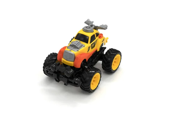 Big caminhão brinquedo com rodas grandes, bigfoot, monster truck isolado. — Fotografia de Stock