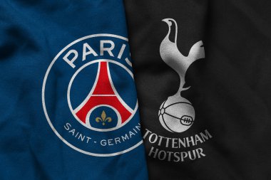 Pringsewu, Lampung; 12 Kasım 2025; UEFA Şampiyonlar Ligi maçında Tottenham Hotspur ile PSG futbol kulübü logosunun orijinal dalgalı kumaşı