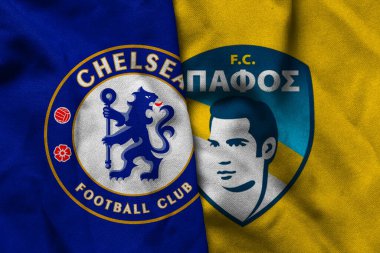 Pringsewu, Lampung; 12 Ocak 2025; Şampiyonlar Ligi 'nde dalgalı kumaş dokusuyla Chelsea ve Pafos FC logolarının kombinasyonu.