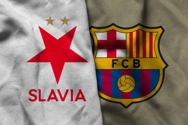 Pringsewu, Lampung; 12 Ocak 2025; Şampiyonlar Ligi 'nde, Slavia Praha ve Barcelona logolarının dalgalı kumaş dokusuyla kombinasyonu.