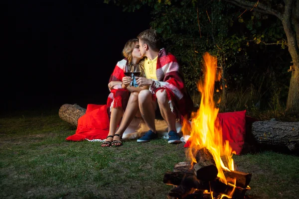 Pasangan yang indah menikmati malam romantis mereka . — Stok Foto