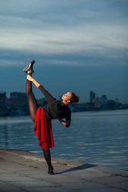 bölünme sonucunda balet Nehri yakınında.