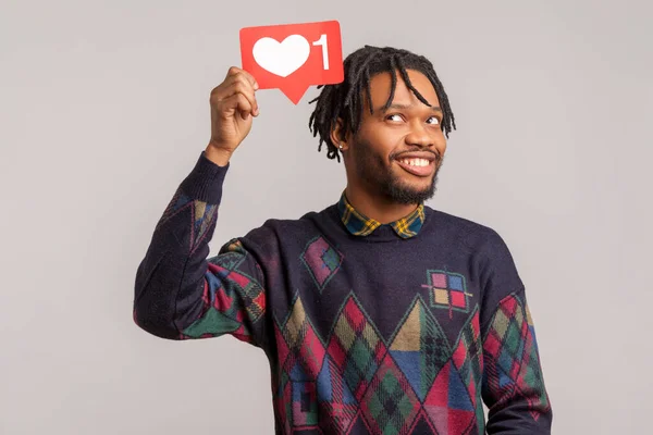 Soddisfatto Meravigliato Ragazzo Africano Guardando Come Pulsante Contatore Sorridendo Con — Foto Stock