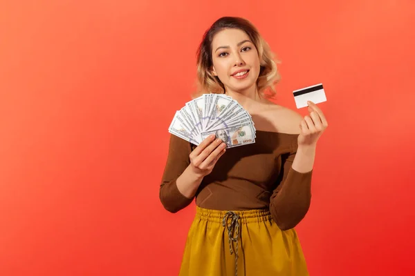 Satisfied Beautiful Woman Holding Credit Card Fan Dollar Banknotes Looking — Stock Photo, Image
