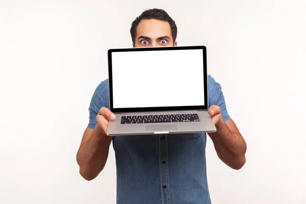 Man Blue Shirt Hiding White Empty Screen Laptop Surprised Advertising — Stock Photo, Image