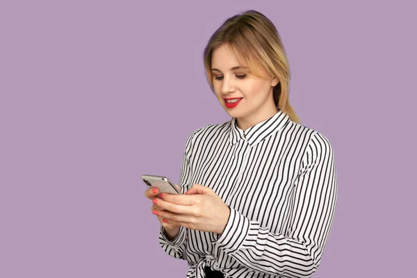 Retrato Feliz Hermosa Mujer Negocios Con Los Labios Rojos Blusa —  Fotos de Stock