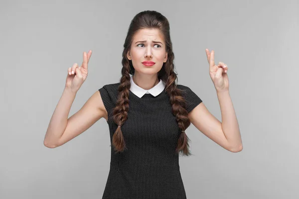 Hoffnungslose Frauen Wünschen Oder Beten Ein Glückszeichen Indoor Studioaufnahme Isoliert — Stockfoto