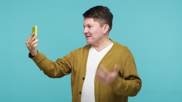 Mature Dark Haired Man Blogger Shirt Cardigan Keeping Online Conference — Stock Video