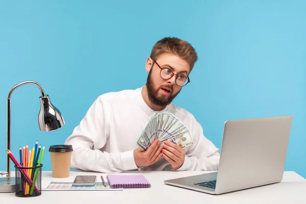 Self Confident Bearded Man Boss Showing Lot Dollar Cash Laptop — Stock Photo, Image