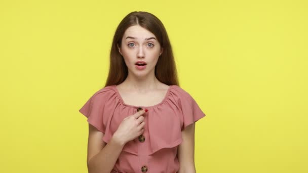 Wondered Woman Brown Hair Dress Pointing Herself Looking Surprised Shocked — Stock Video