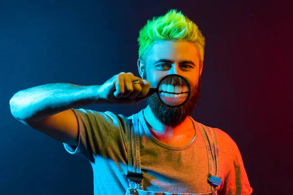 Smile Zoom Oder Zahnpflegekonzept Porträt Eines Jungen Erwachsenen Hipster Mannes — Stockfoto