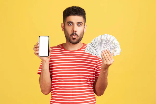 Grappige Man Met Baard Rood Gestreept Shirt Handen Lege Display — Stockfoto