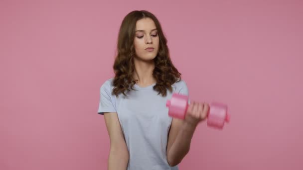 Forte Femme Aux Cheveux Ondulés Jeune Âge Bleu Casual Shirt — Video