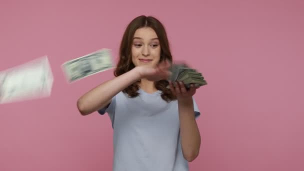 Entusiasmado Adolescente Feliz Vencedor Loteria Menina Camisa Azul Gritando Felicidade — Vídeo de Stock
