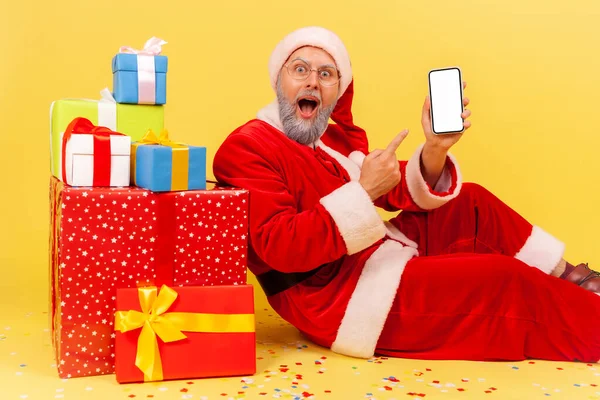 Astonished Elderly Man Gray Beard Wearing Santa Claus Costume Sitting — Stock Photo, Image