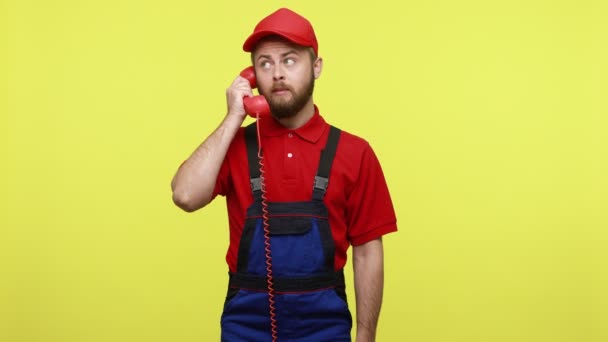 Retrato Del Trabajador Del Centro Llamadas Enojado Gritando Cliente Emociones — Vídeo de stock