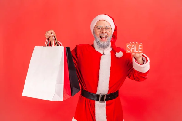 Porträtt Glad Nöjd Äldre Man Med Grått Skägg Bär Santa — Stockfoto
