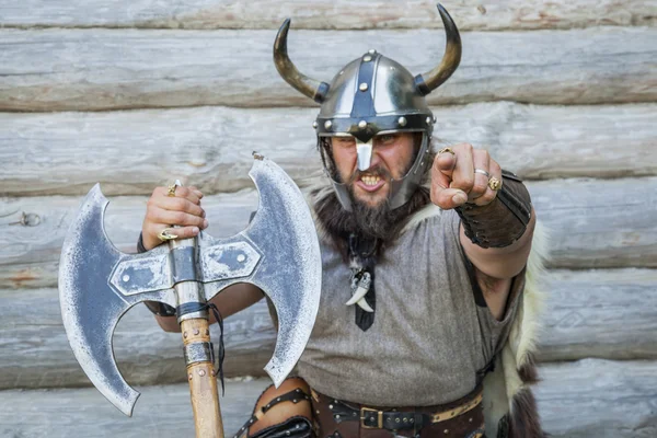 Portrait of the angry viking — Stockfoto