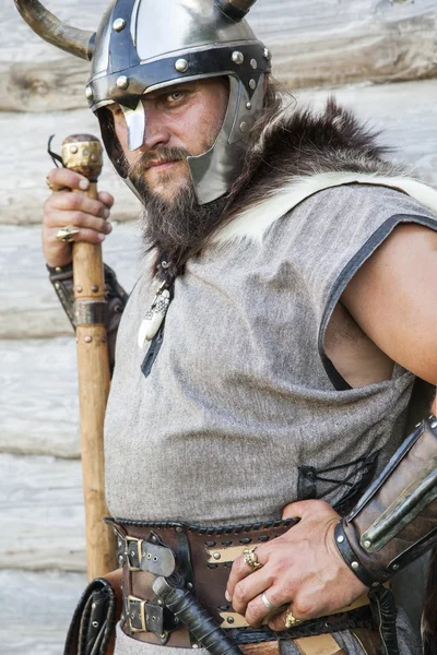 彼の斧とバイキングの肖像画 — ストック写真